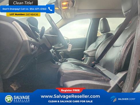 Used 2015 Jeep Cherokee Trailhawk w/ Comfort/Convenience Group AWD/4WD image 9