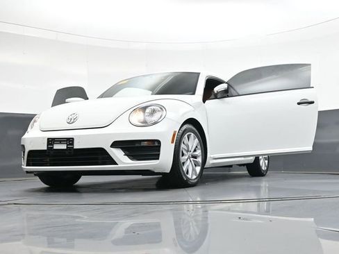 Used 2017 Volkswagen Beetle 1.8T S image 47