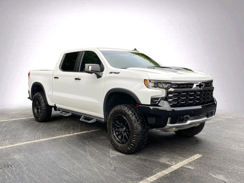 Used 2025 Chevrolet Silverado 1500 ZR2 w/ Technology Package AWD/4WD image 2
