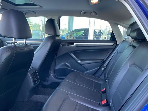 Used 2017 Volkswagen Passat 1.8T SE FWD image 14