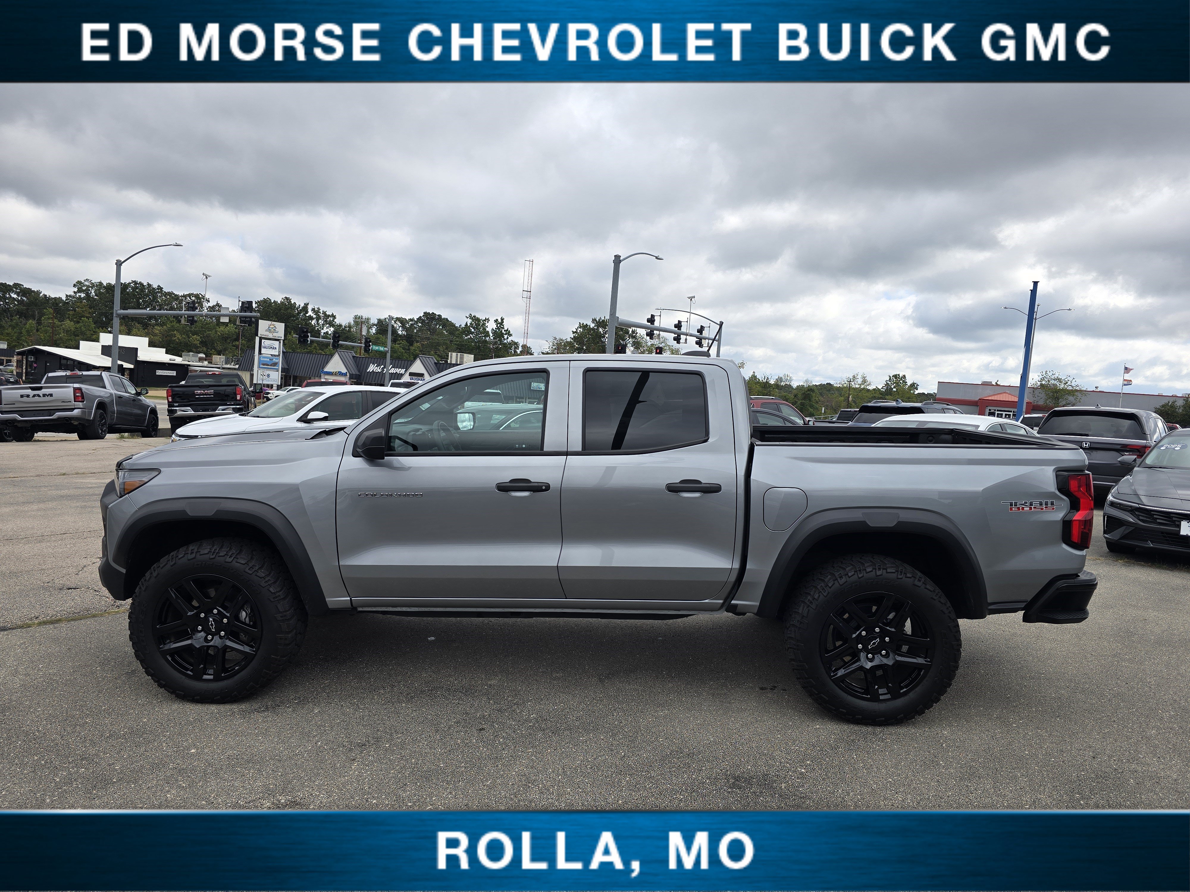 Certified 2023 Chevrolet Colorado Trail Boss w/ Advanced Trailering Package AWD/4WD image 6
