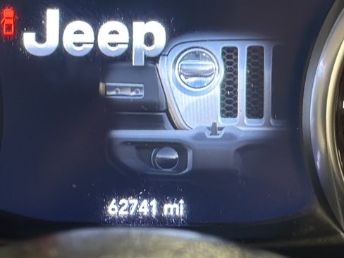 Used 2020 Jeep Gladiator Sport w/ Quick Order Package 24S AWD/4WD image 15