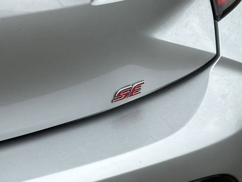 Used 2019 Toyota Corolla SE image 19