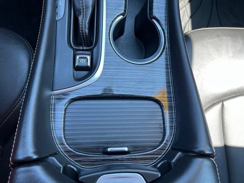 Used 2018 Buick Envision Premium AWD/4WD image 32