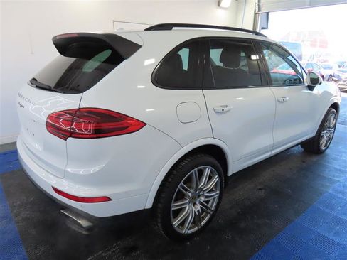 Used 2017 Porsche Cayenne Platinum Edition w/ Premium Package Plus (PJX) image 14