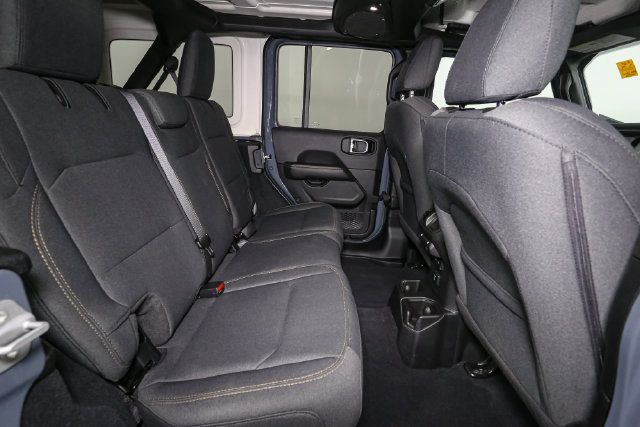 Used 2026 Jeep Wrangler Unlimited Sahara AWD/4WD image 19