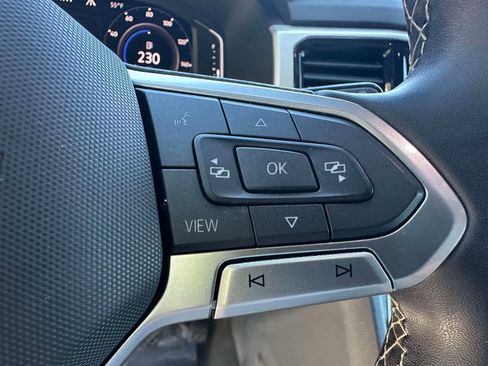 Used 2022 Volkswagen Atlas Cross Sport SE w/ Black Wheel Package image 16