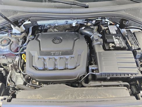 Certified 2024 Volkswagen Tiguan SE R-Line FWD image 32