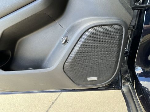 Used 2021 GMC Acadia Denali w/ Denali Ultimate Package image 25