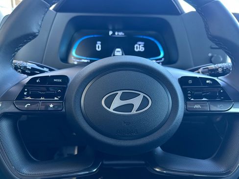 Certified 2025 Hyundai Elantra Sport image 25