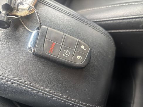 Used 2025 Jeep Compass Limited AWD/4WD image 25