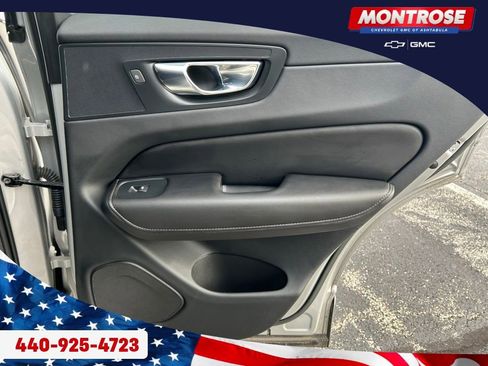 Used 2022 Volvo XC60 B5 Inscription image 28