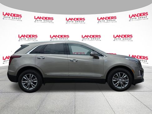 Used 2022 Cadillac XT5 Premium Luxury w/ Technology Package FWD image 2