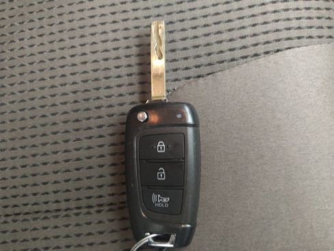 Used 2023 Hyundai Santa Fe SE w/ Cargo Package AWD/4WD image 32