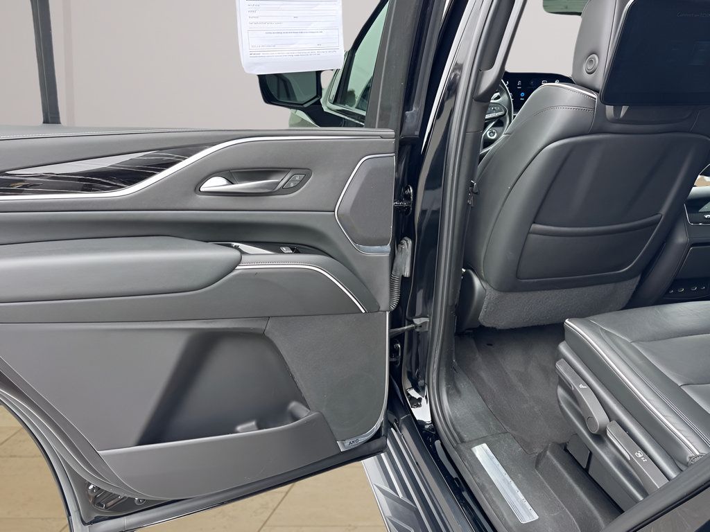 Used 2023 Cadillac Escalade Sport AWD/4WD image 37