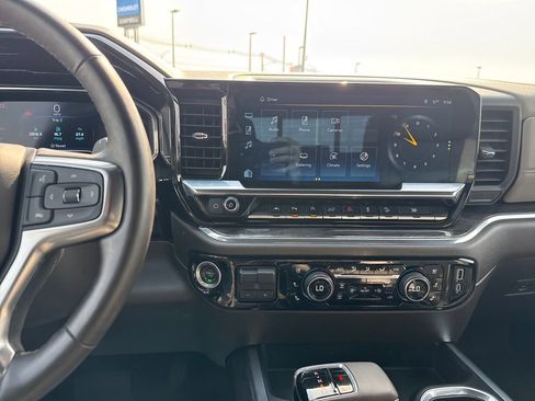 Used 2024 Chevrolet Silverado 1500 LTZ image 22