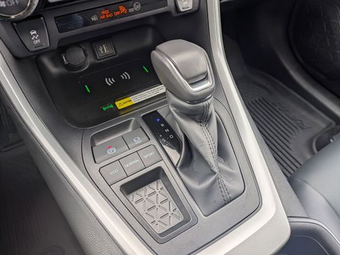 Used 2025 Toyota RAV4 XLE Premium image 24