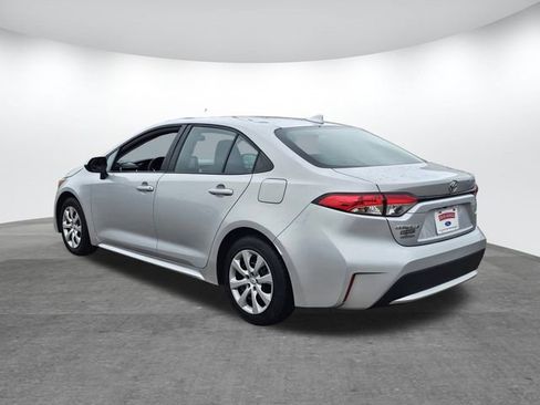 Used 2021 Toyota Corolla LE image 6