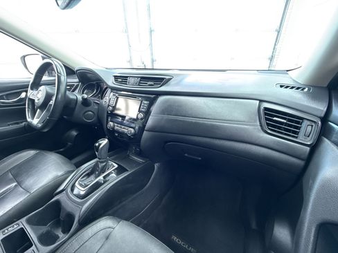 Used 2017 Nissan Rogue SL w/ SL Premium Package image 16