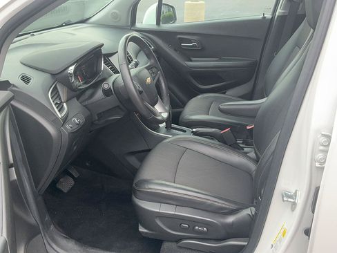Used 2022 Chevrolet Trax LT w/ Sport Edition AWD/4WD image 17