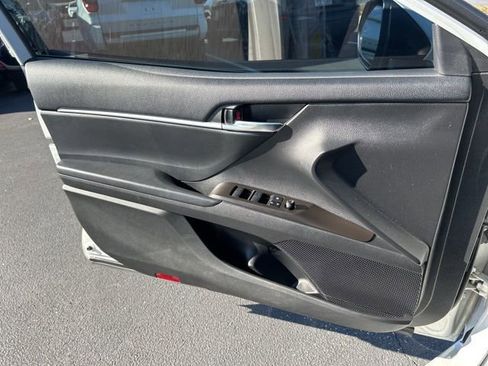 Used 2022 Toyota Camry SE w/ Convenience Package image 26