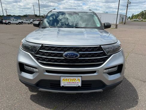 Used 2022 Ford Explorer XLT w/ Equipment Group 202A AWD/4WD image 6