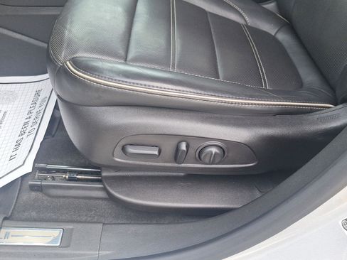 Used 2017 GMC Acadia Denali w/ Technology Package FWD image 13