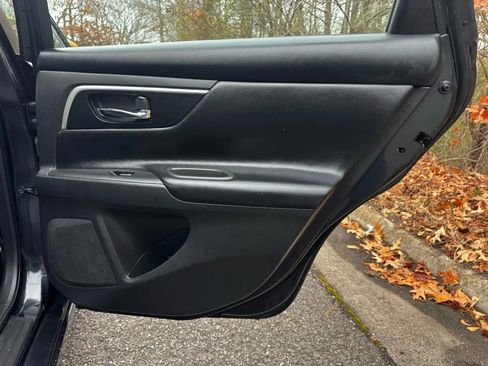 Used 2017 Nissan Altima 2.5 SV image 13