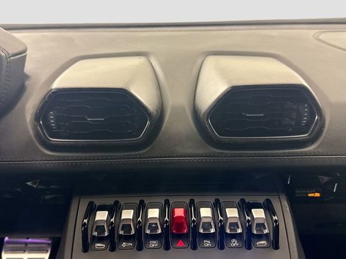 Used 2020 Lamborghini Huracan EVO RWD image 26