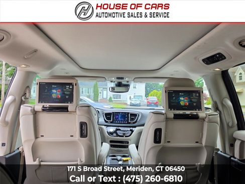 Used 2018 Chrysler Pacifica Limited w/ Advanced Safetytec Group FWD image 25