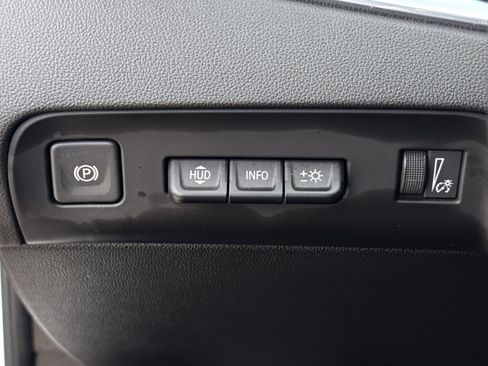 Used 2024 Buick Enclave Premium image 23