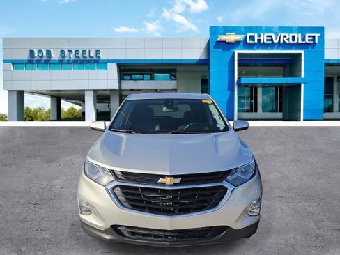 Used 2019 Chevrolet Equinox LT w/ Driver Convenience Package FWD image 2