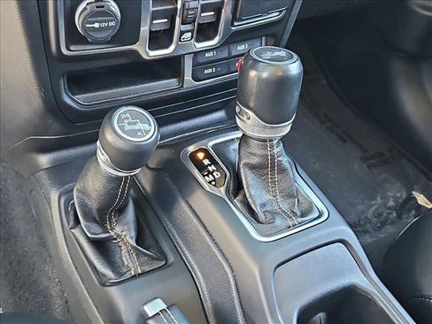 Used 2020 Jeep Wrangler Unlimited Sahara AWD/4WD image 12