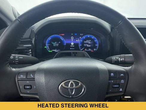 Used 2025 Toyota Camry XLE w/ Premium Plus Package AWD/4WD image 3