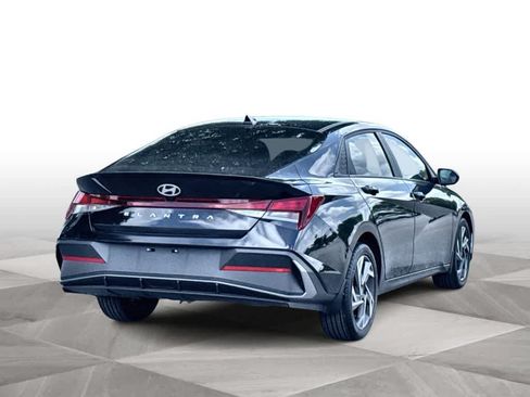 Used 2025 Hyundai Elantra Sport w/ Cargo Package FWD image 8