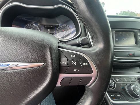 Used 2016 Chrysler 200 Limited w/ Convenience Group image 15