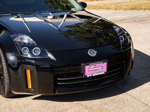 Used 2006 Nissan 350Z Touring w/ (N93) Cargo Convenience Pkg image 21