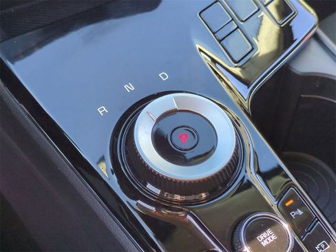 Certified 2025 Kia Sportage LX image 15