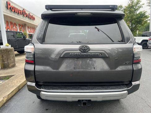Used 2018 Toyota 4Runner TRD Off-Road Premium AWD/4WD image 5