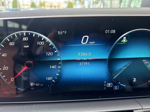 Used 2022 Mercedes-Benz GLE 350 4MATIC image 3