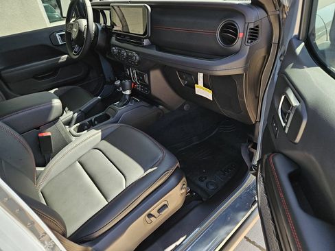 New 2026 Jeep Wrangler Unlimited Rubicon AWD/4WD image 8