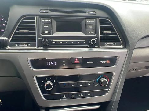 Used 2016 Hyundai Sonata SE image 16