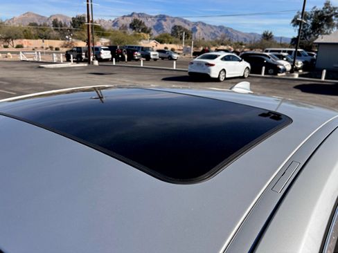 Used 2017 BMW 230i Coupe image 22