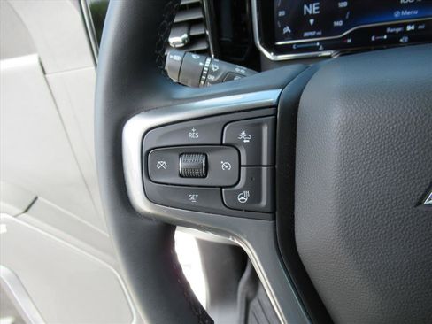 Used 2025 Chevrolet Silverado 2500 LTZ w/ LTZ Convenience Package image 21