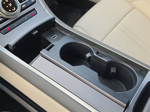 Used 2019 Lincoln MKZ Premiere image 12