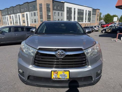 Used 2015 Toyota Highlander XLE AWD/4WD image 2