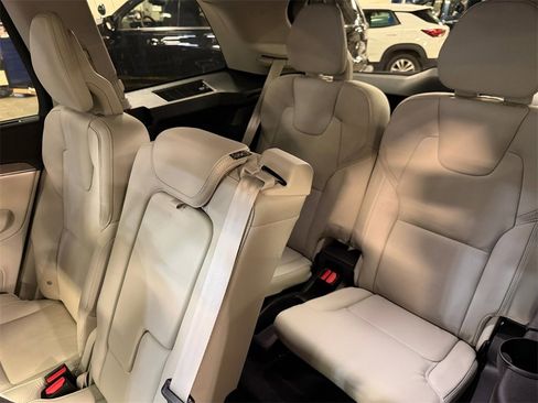Used 2024 Volvo XC90 B6 Ultimate image 34