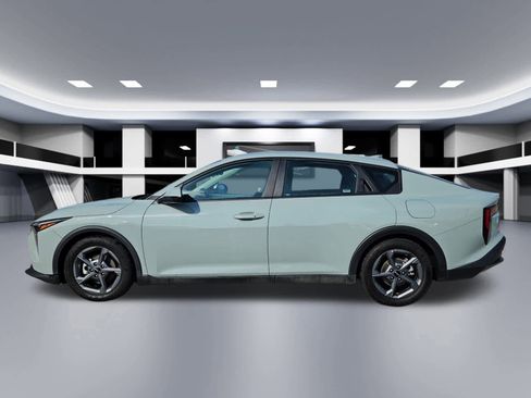 Certified 2025 Kia K4 LXS image 3