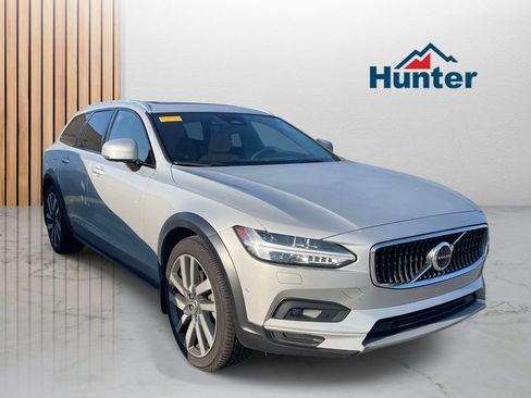 Used 2023 Volvo V90 B6 Cross Country Ultimate AWD/4WD image 1