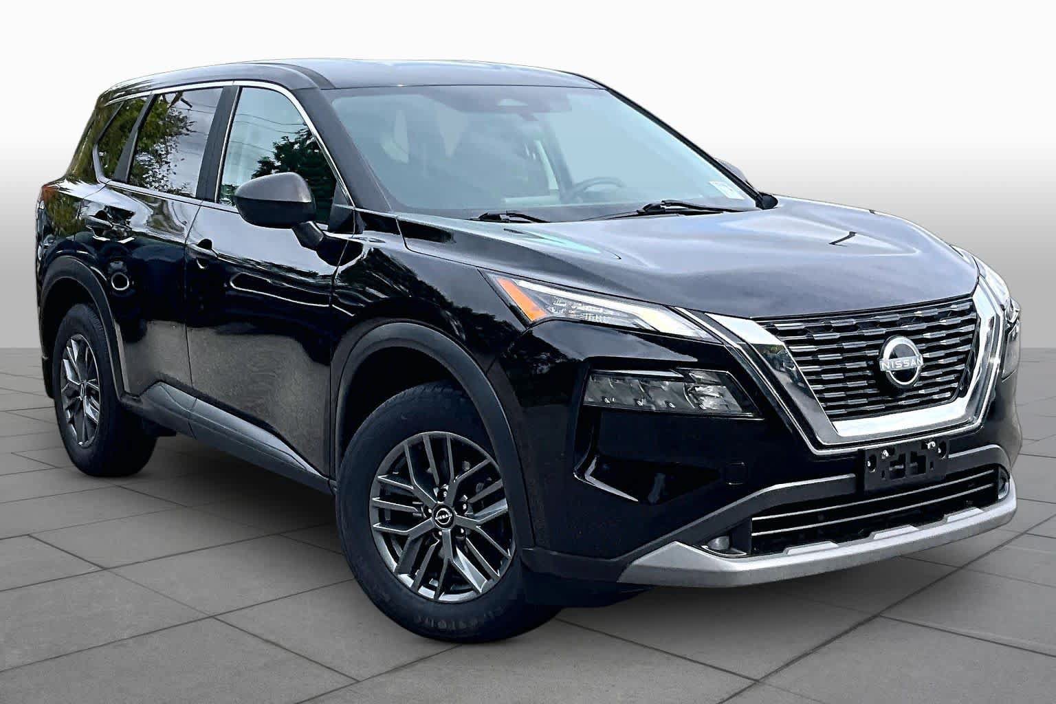 Used 2023 Nissan Rogue S AWD/4WD image 3